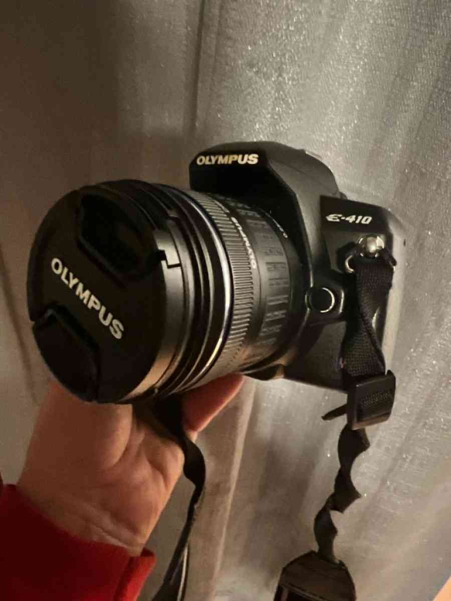 Variety of cameras and lenses - Lyles, Tennessee - FleaMarketBay