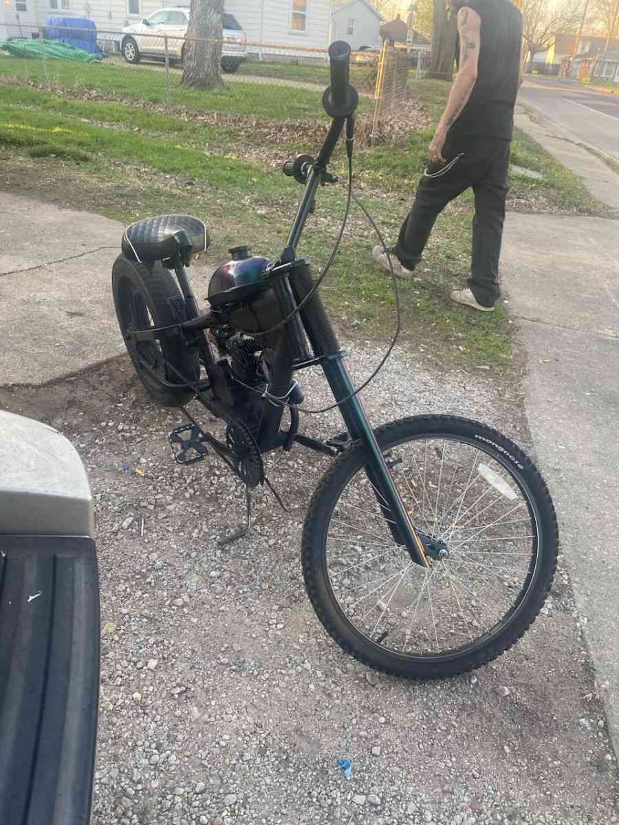 schwinn chopper - East Peoria, Illinois - FleaMarketBay