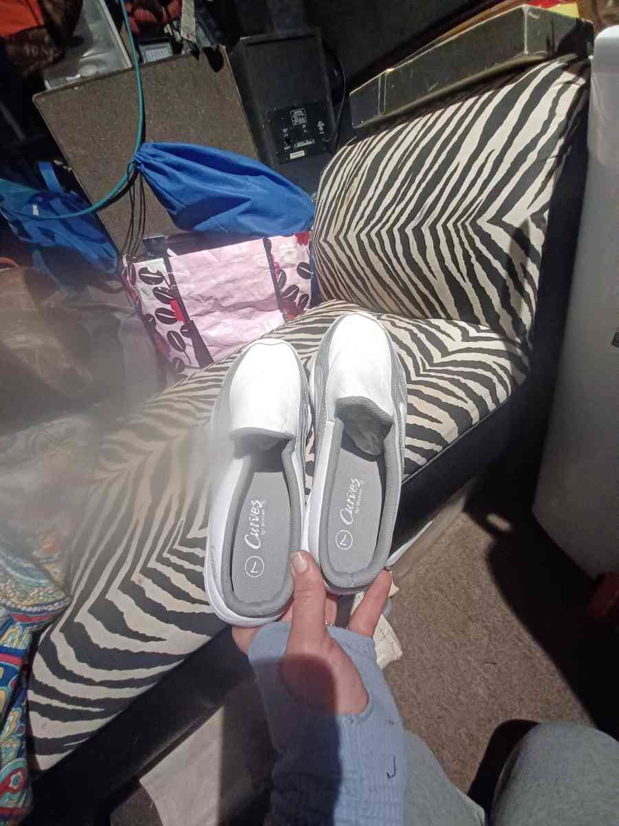 SlipOn Tennie Shoes - Dallas, Texas - FleaMarketBay