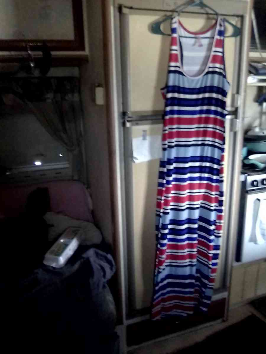 womans full length summer dress size 8 - Banning, California