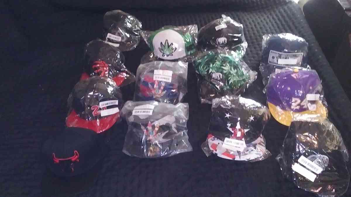 new hats - Pekin, Illinois - FleaMarketBay