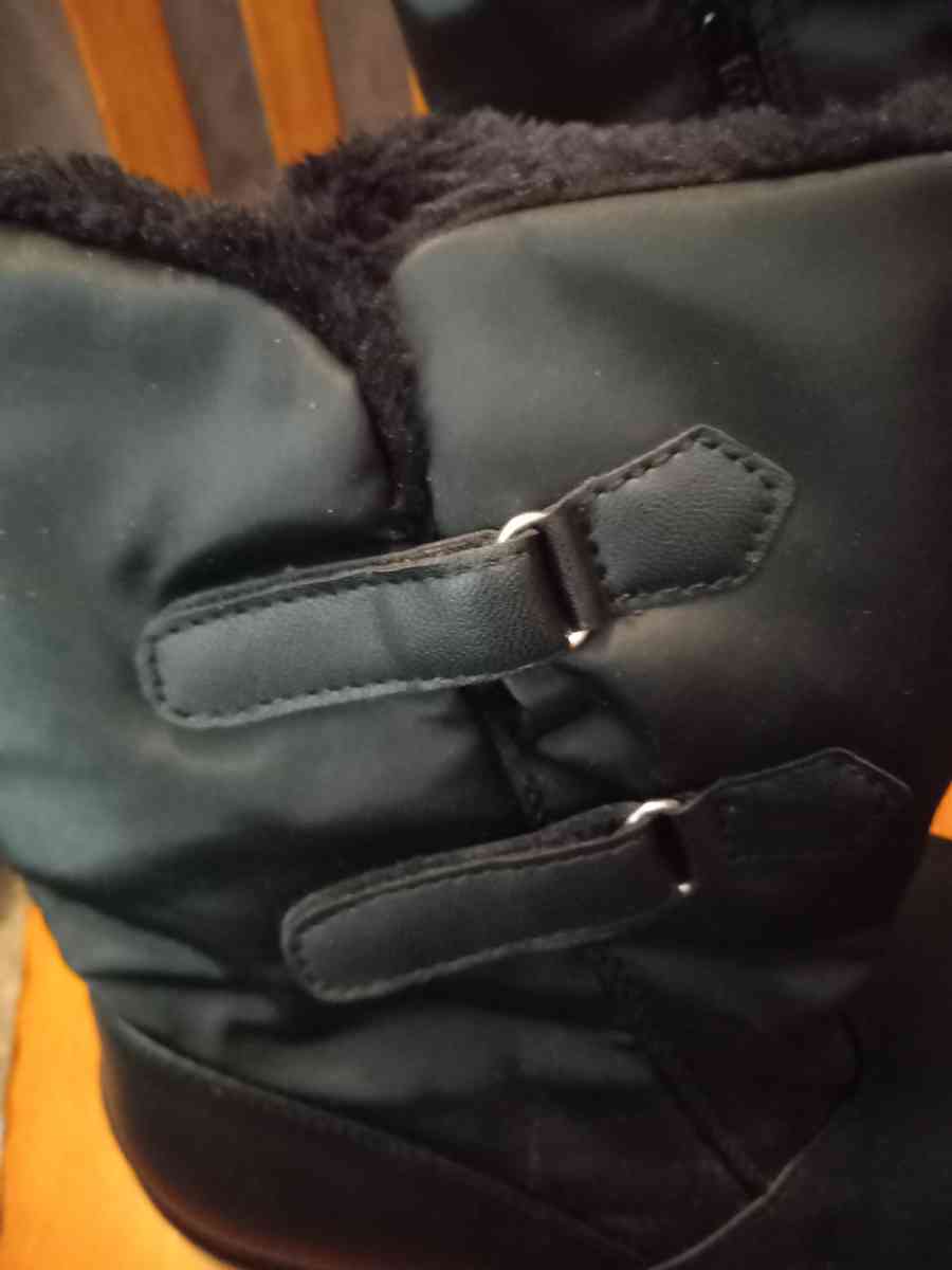 winter Boots - Waleska, Georgia - FleaMarketBay