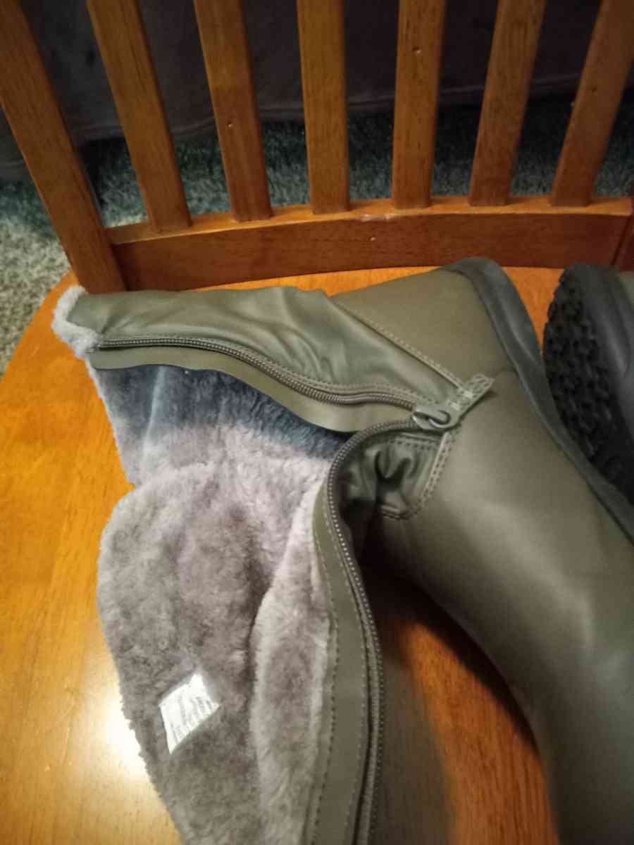 winter Boots - Waleska, Georgia - FleaMarketBay