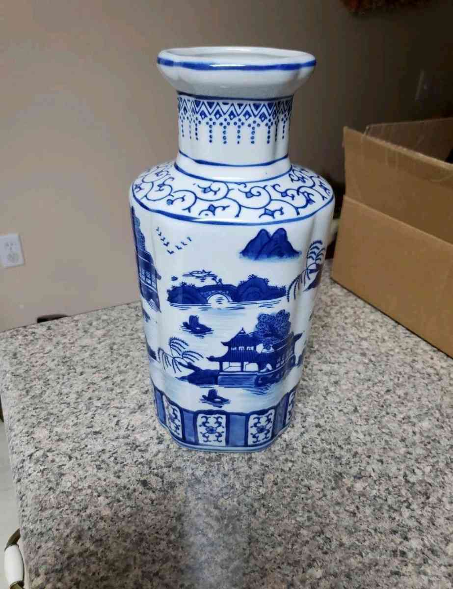 Blue  White PORCELAIN Vase - Pensacola, Florida