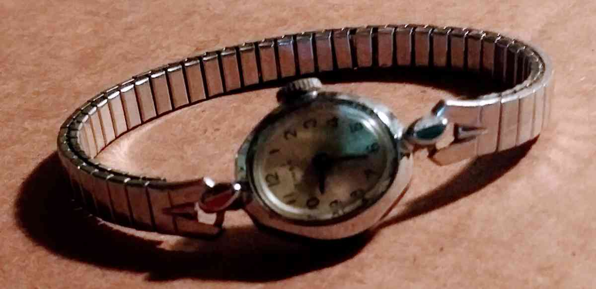 casual Womens watch - Alliance, Ohio