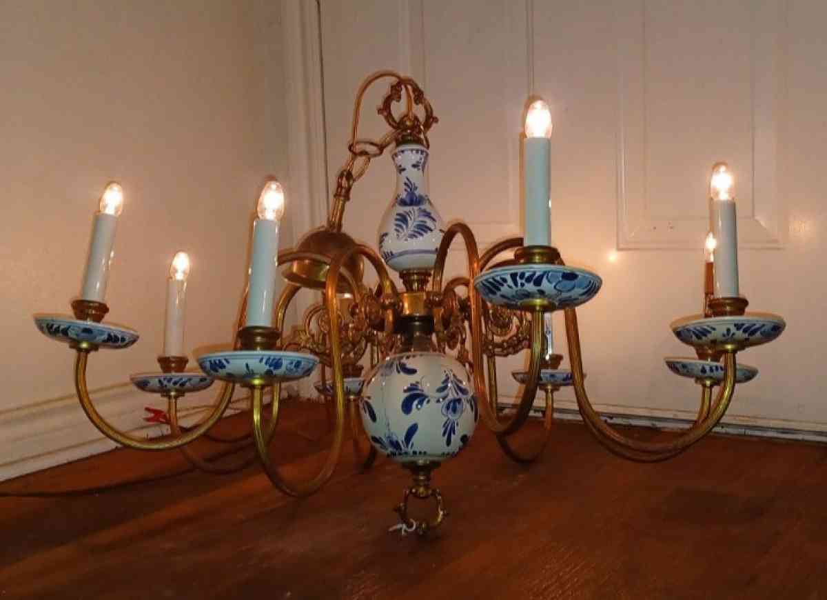 Vintage Blue Deft 8 Arms Chandelier it Works Used As Is - Fort Worth, Texas