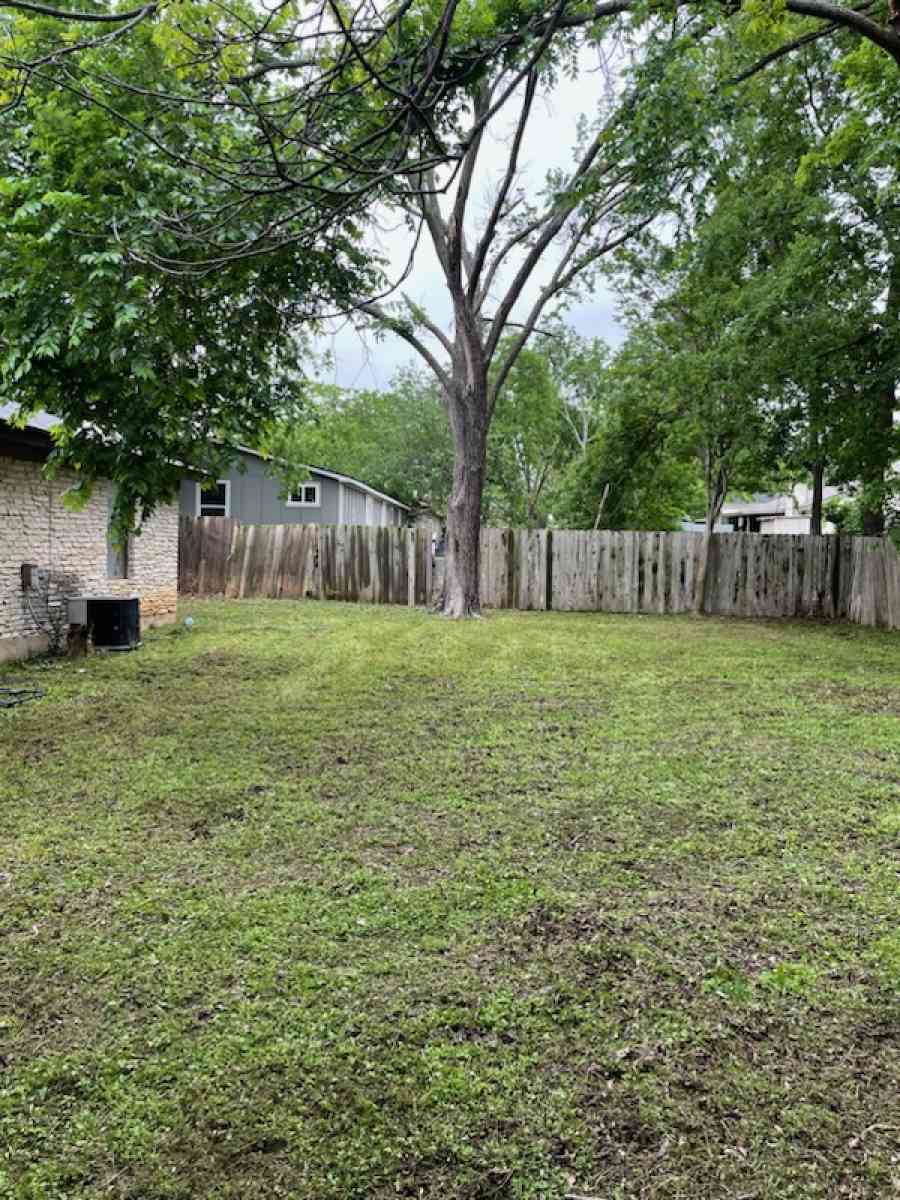 gardening and grass cutting - Austin, Texas - FleaMarketBay