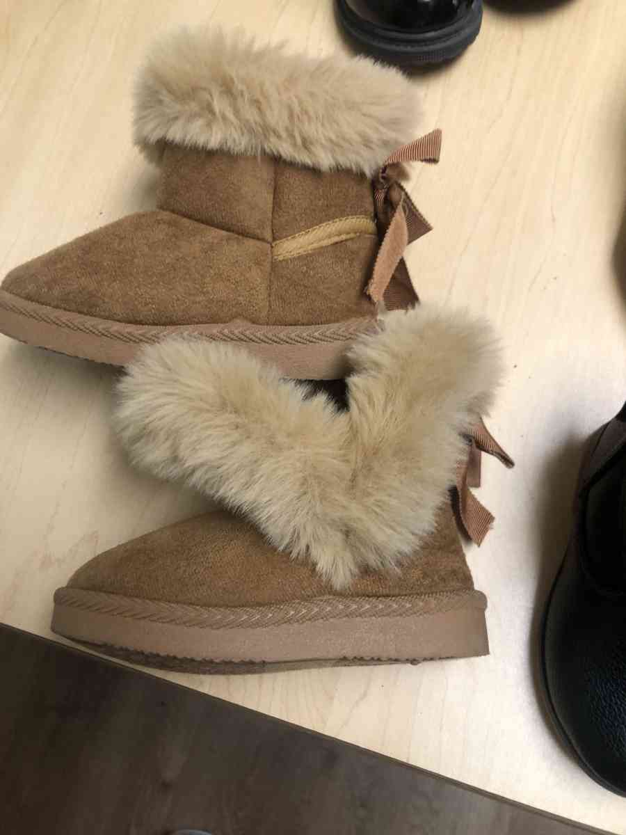 baby girl shoes size 5 - Fresno, California