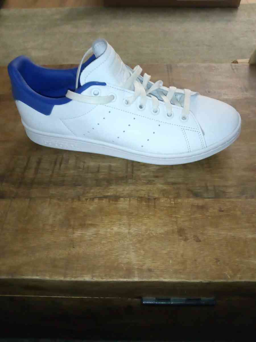 ADDIDAS SNEAKER Mens 9 - Sebastian, Florida - FleaMarketBay