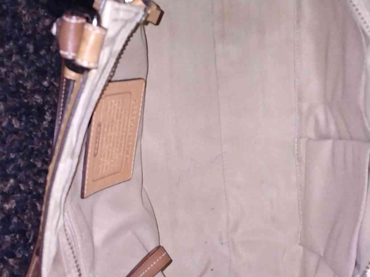 COACH GOLD AND TAN HANDBAG - Belen, New Mexico - FleaMarketBay