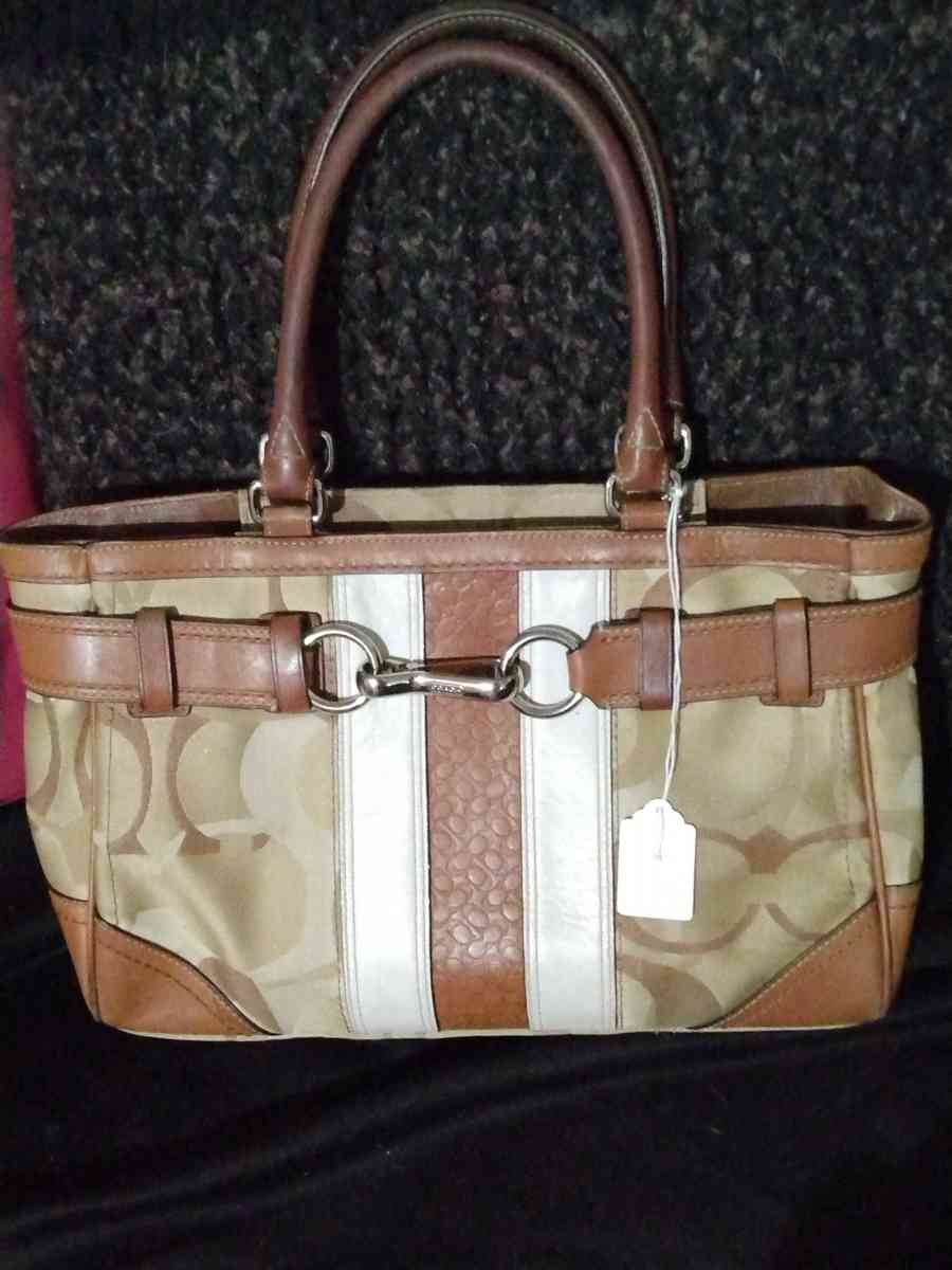 COACH GOLD AND TAN HANDBAG