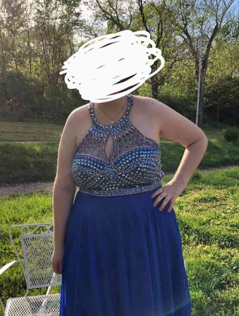 Prom Dress - Collinsville, Illinois - FleaMarketBay