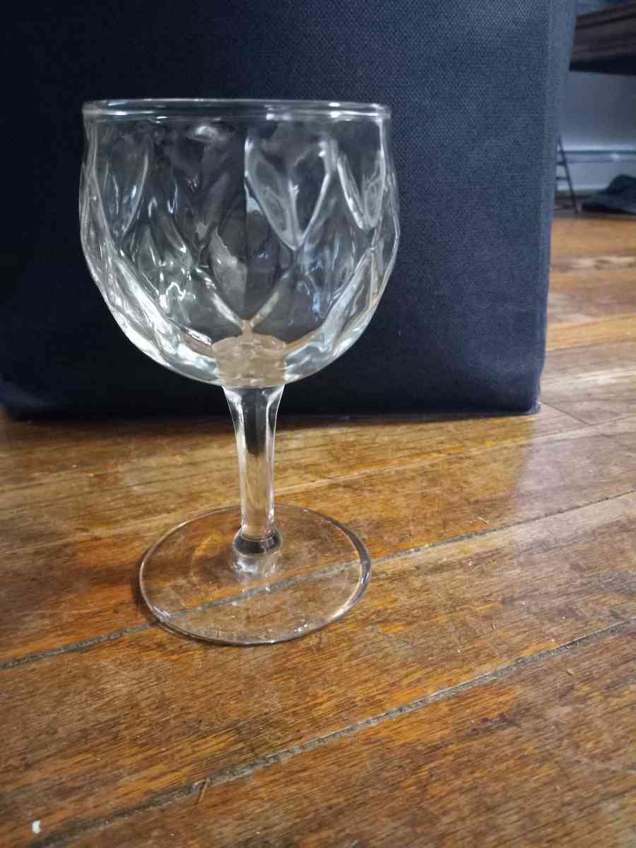 vintage glass cups - Bangor, Maine - FleaMarketBay