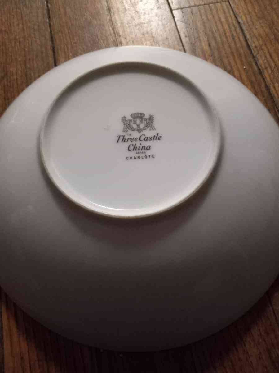 2 vintage vegetable bowls - Bangor, Maine - FleaMarketBay