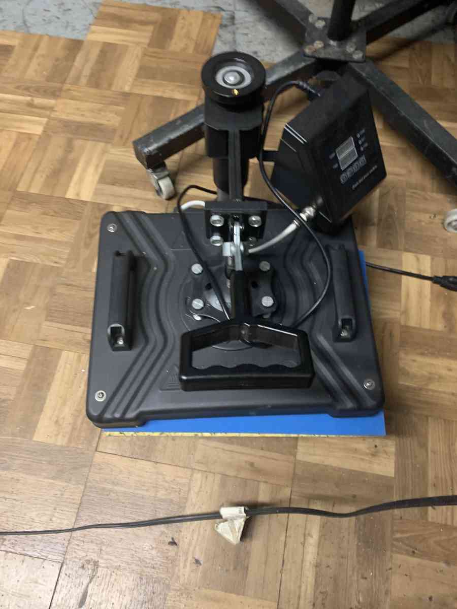 clothing press - New Bedford, Massachusetts