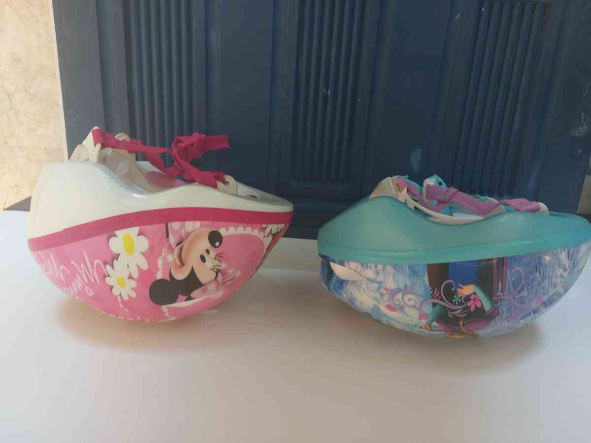 2 bicicletas y 2 cascos para ninas  2 bikes  helmets for gir - Miami, Florida - FleaMarketBay