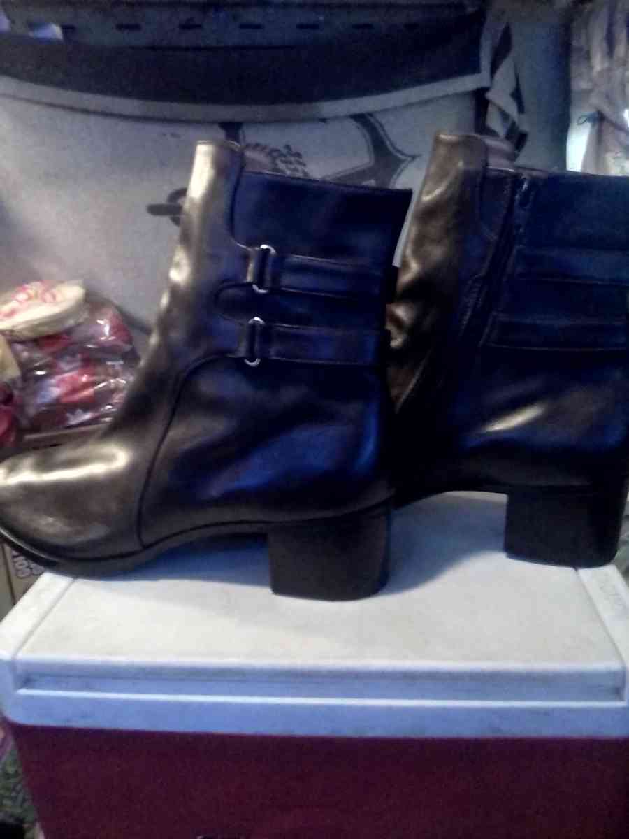 Brown leather boots womans size 9 brand new - Banning, California - FleaMarketBay