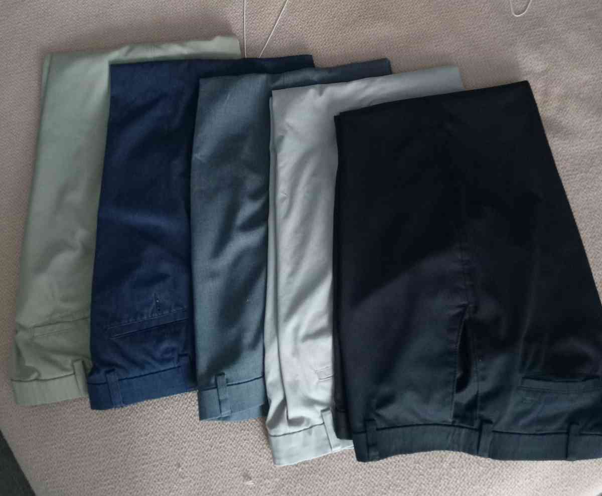 MENS SIZE 38X30 - Virginia Beach, Virginia