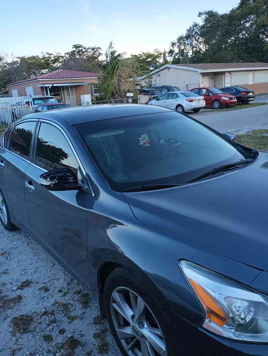 Car Nissan Altima 2016 - Opa Locka, Florida