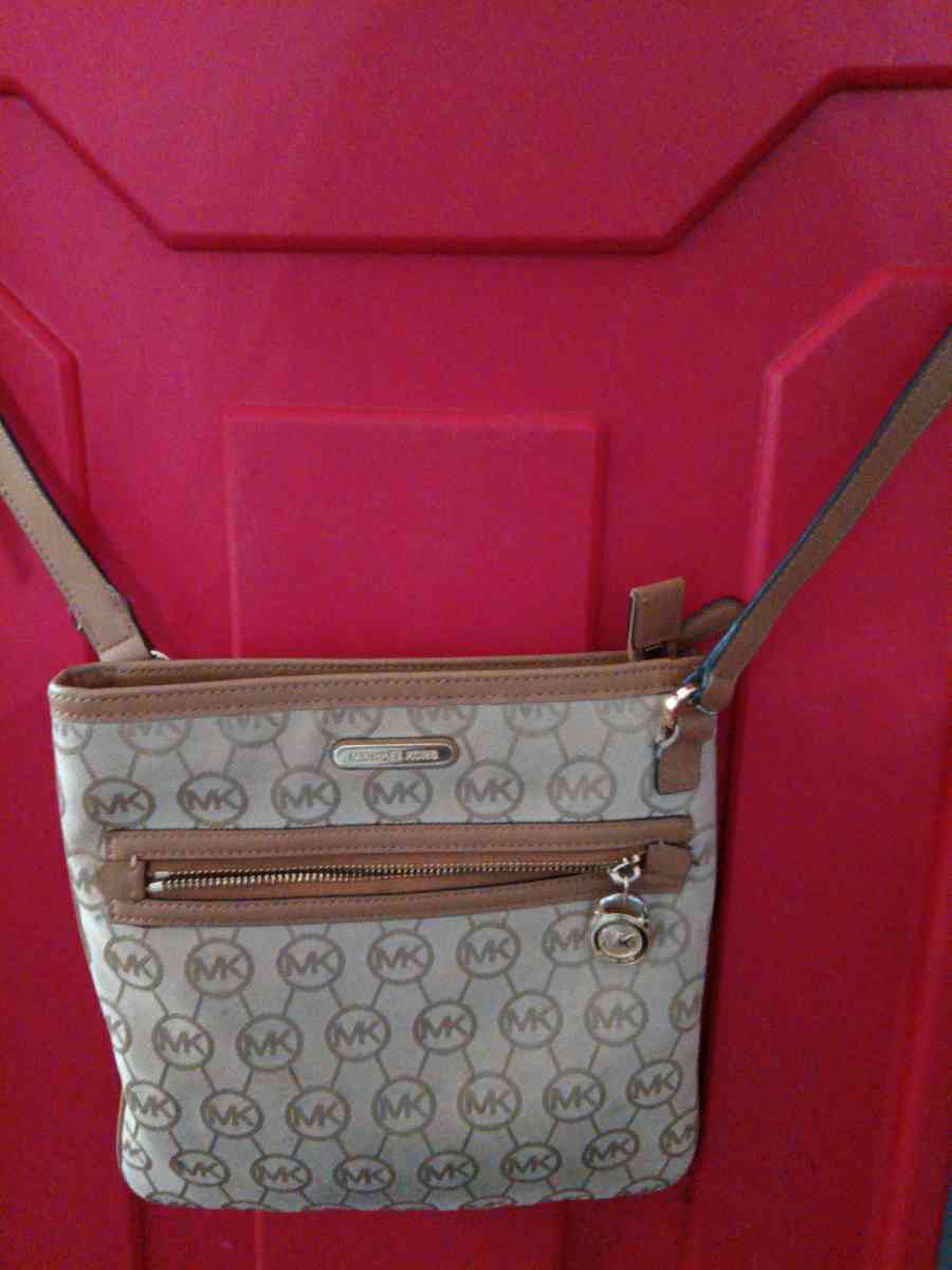 Michael Kors Shoulder bag - Alton, Illinois - FleaMarketBay