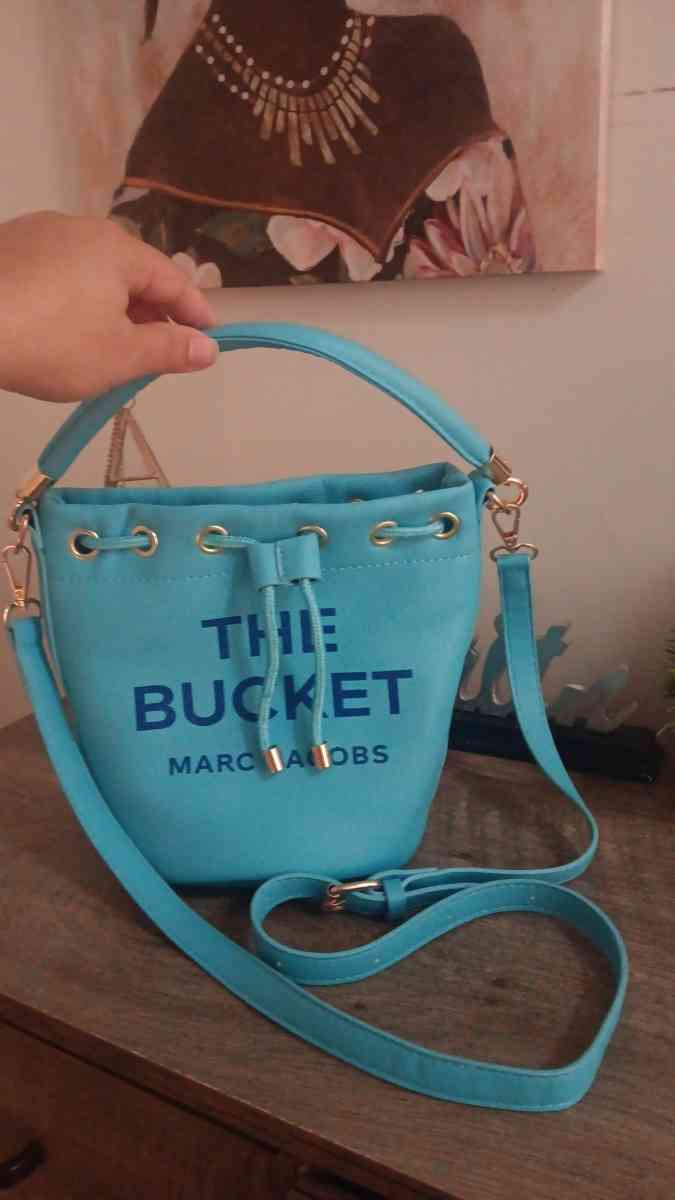 the bucket crossbody - Buffalo, New York