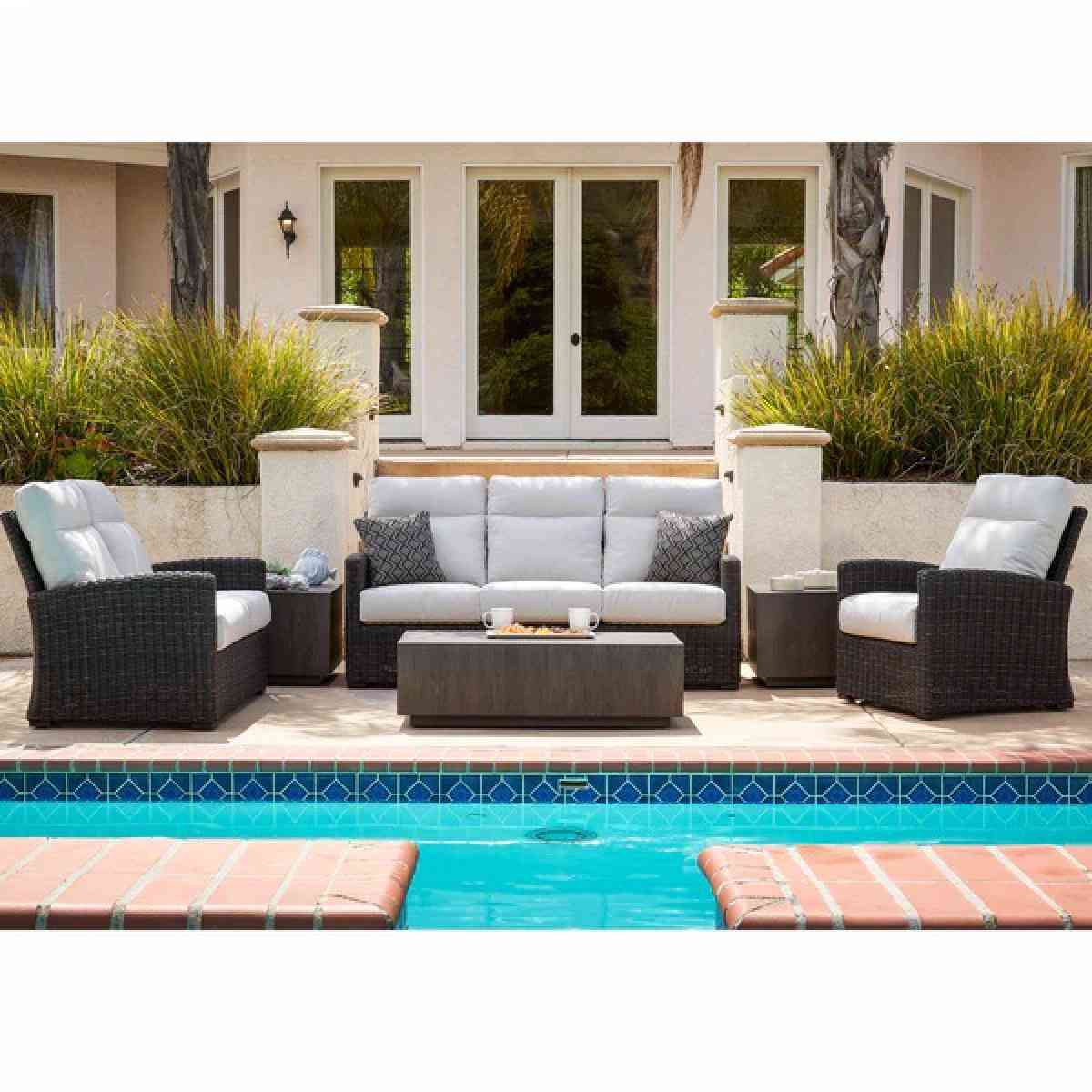 patio furniture - Riverside, California