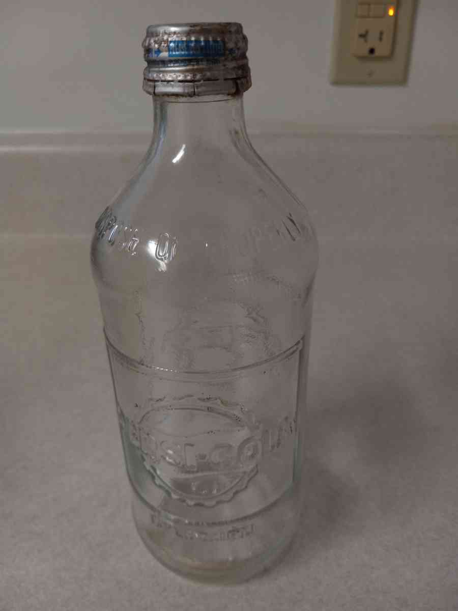 vintage pepsi cola bottles - Bangor, Maine - FleaMarketBay