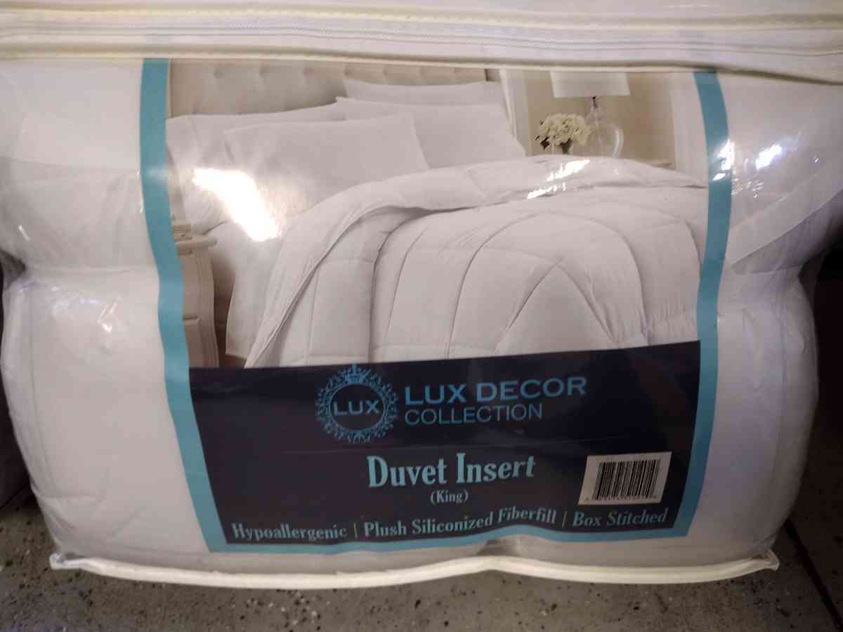 BRAND NEW KING MATTRESS BUNDLE - Wayne, Michigan - FleaMarketBay