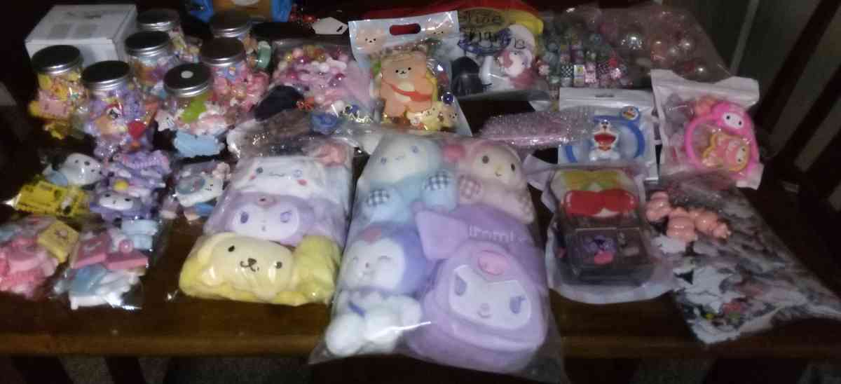 Sanrio bundle Hello Kitty and Friends mix
