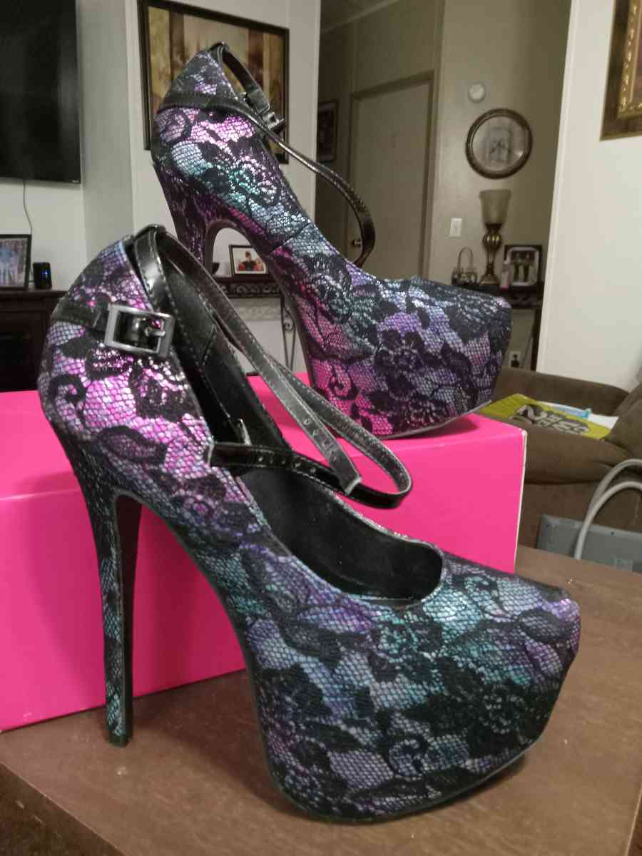 Multiple pairs of heels - Davidson, North Carolina - FleaMarketBay