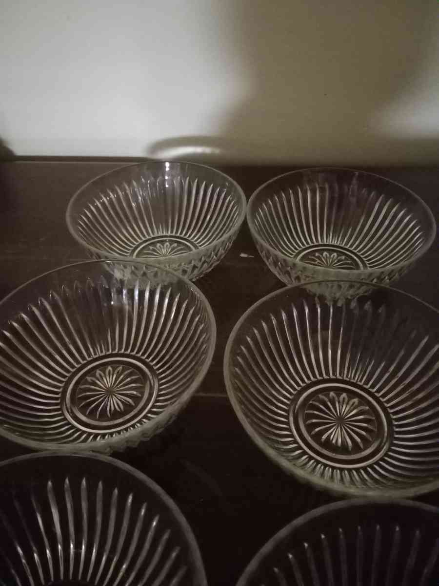 set of 6 vintage frosteria depression crystal glass bowls - Bangor, Maine - FleaMarketBay