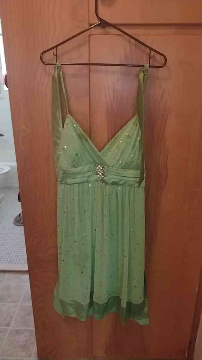 HOMECOMING DRESS - Collinsville, Illinois - FleaMarketBay