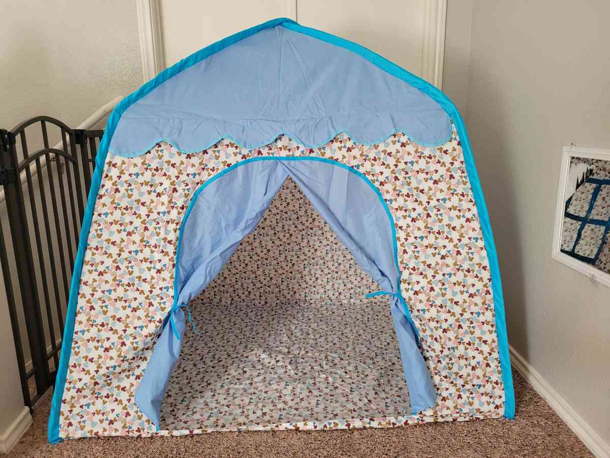Mickey Mouse children cloth play tent - Austin, Texas