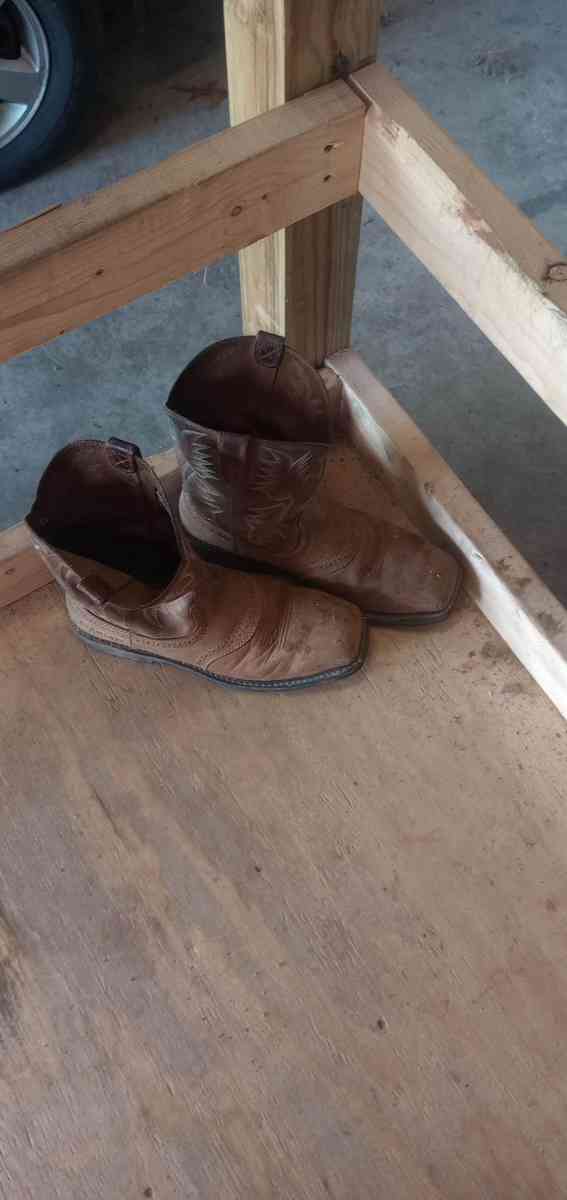boots - Poplar Bluff, Missouri