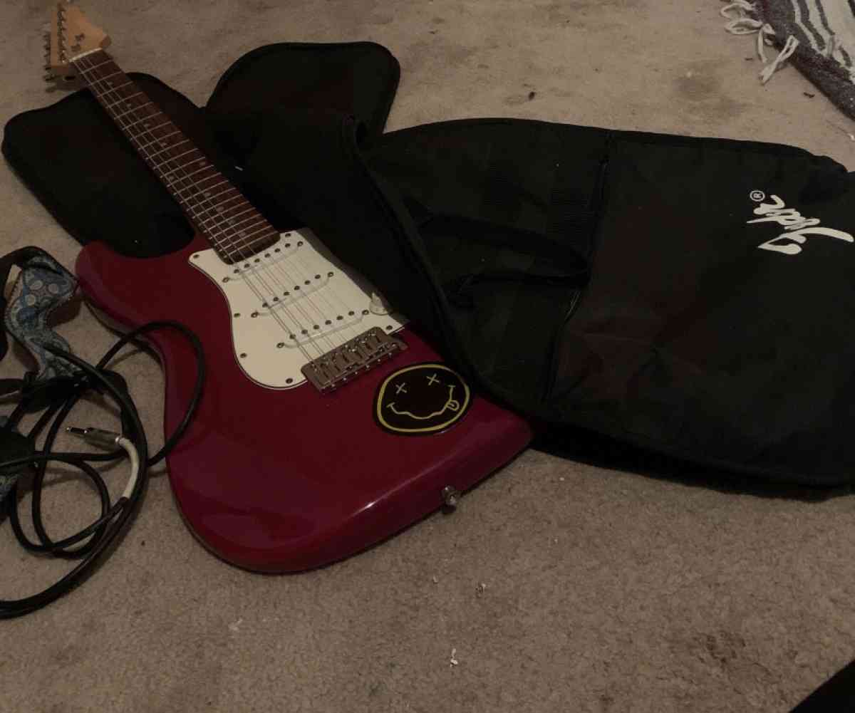 Guitar - Chatham, Illinois - FleaMarketBay