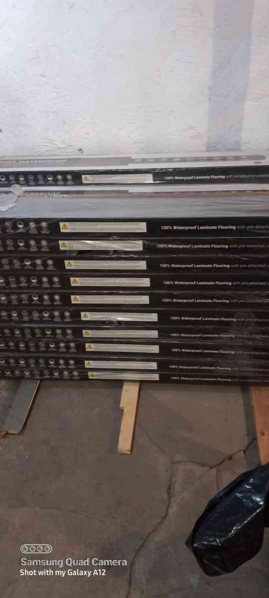 waterproof  laminate  flooring - Jackson, Missouri - FleaMarketBay