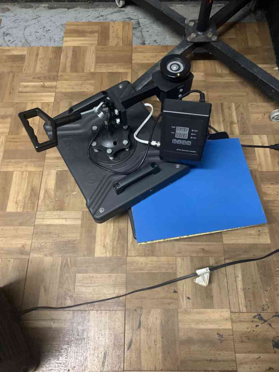 clothing press - New Bedford, Massachusetts - FleaMarketBay