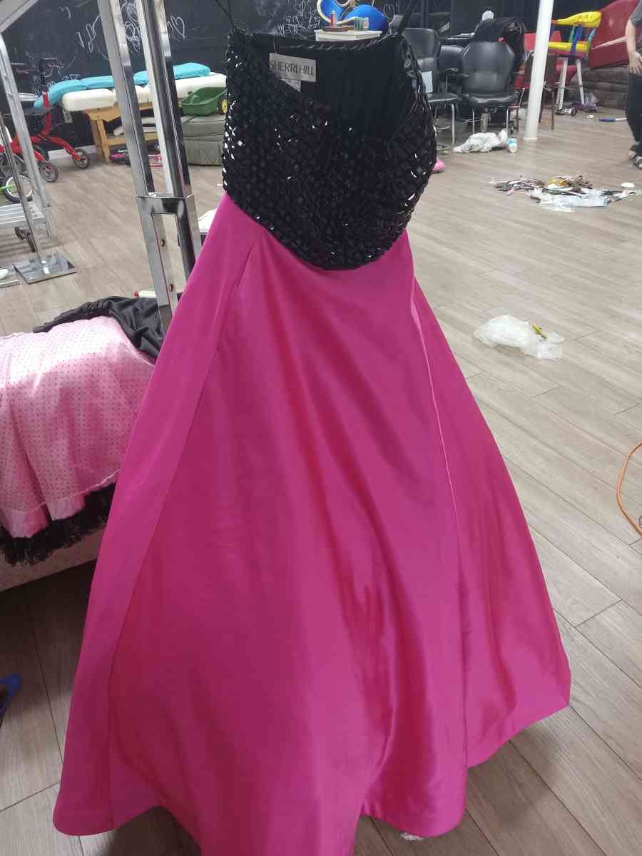 a new pink and black sherrihill dress - Mount Sterling, Kentucky
