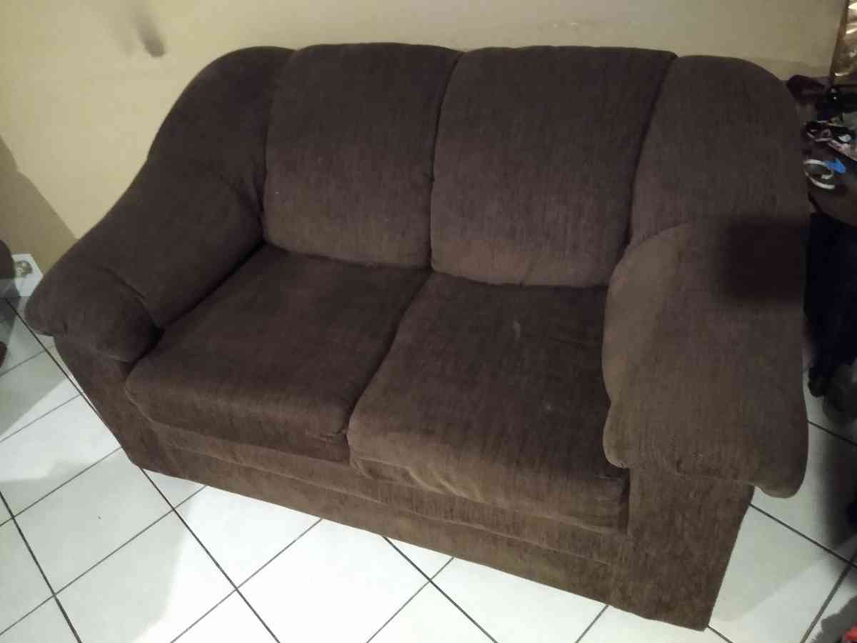 COUCH - Riverside, California - FleaMarketBay