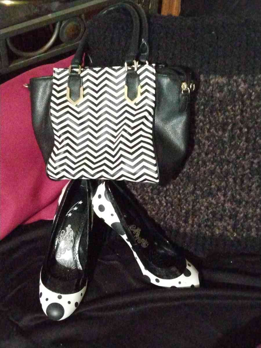 NAUGHTY MONKEY HEELS WITH MINI PURSE - Belen, New Mexico