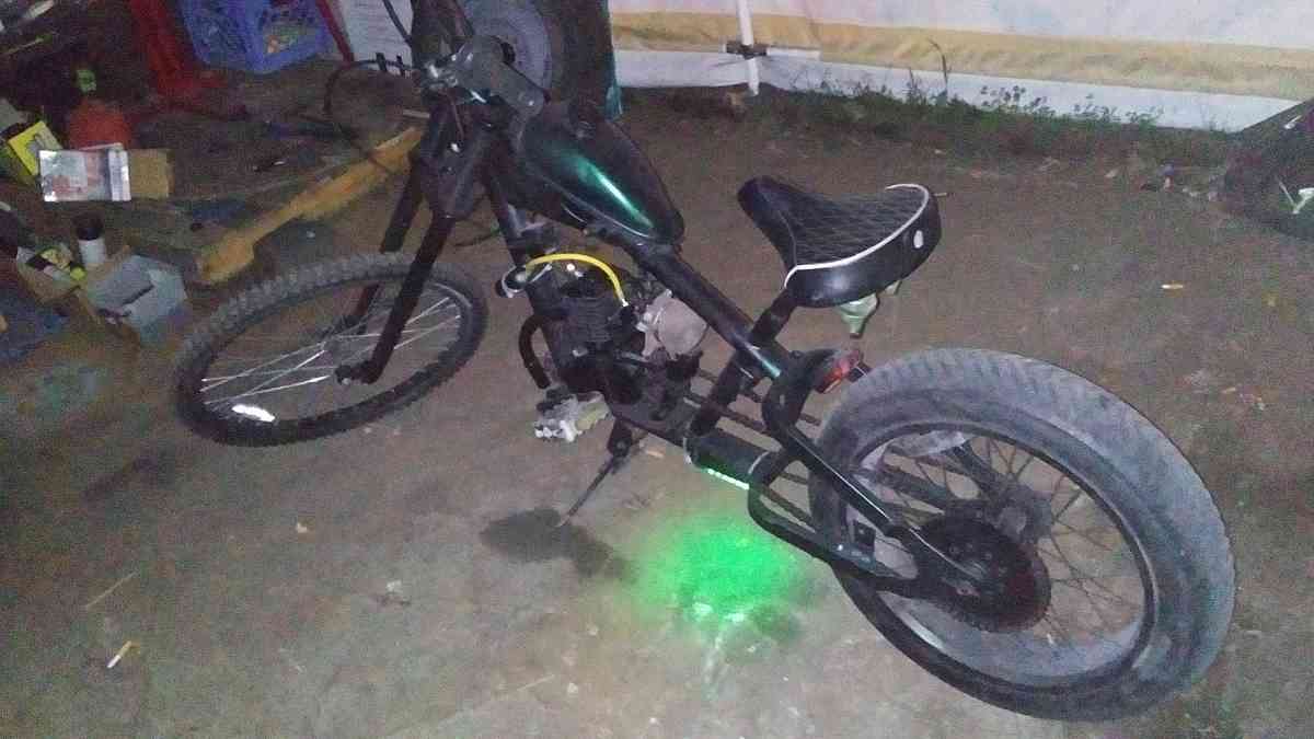 schwinn chopper - East Peoria, Illinois - FleaMarketBay