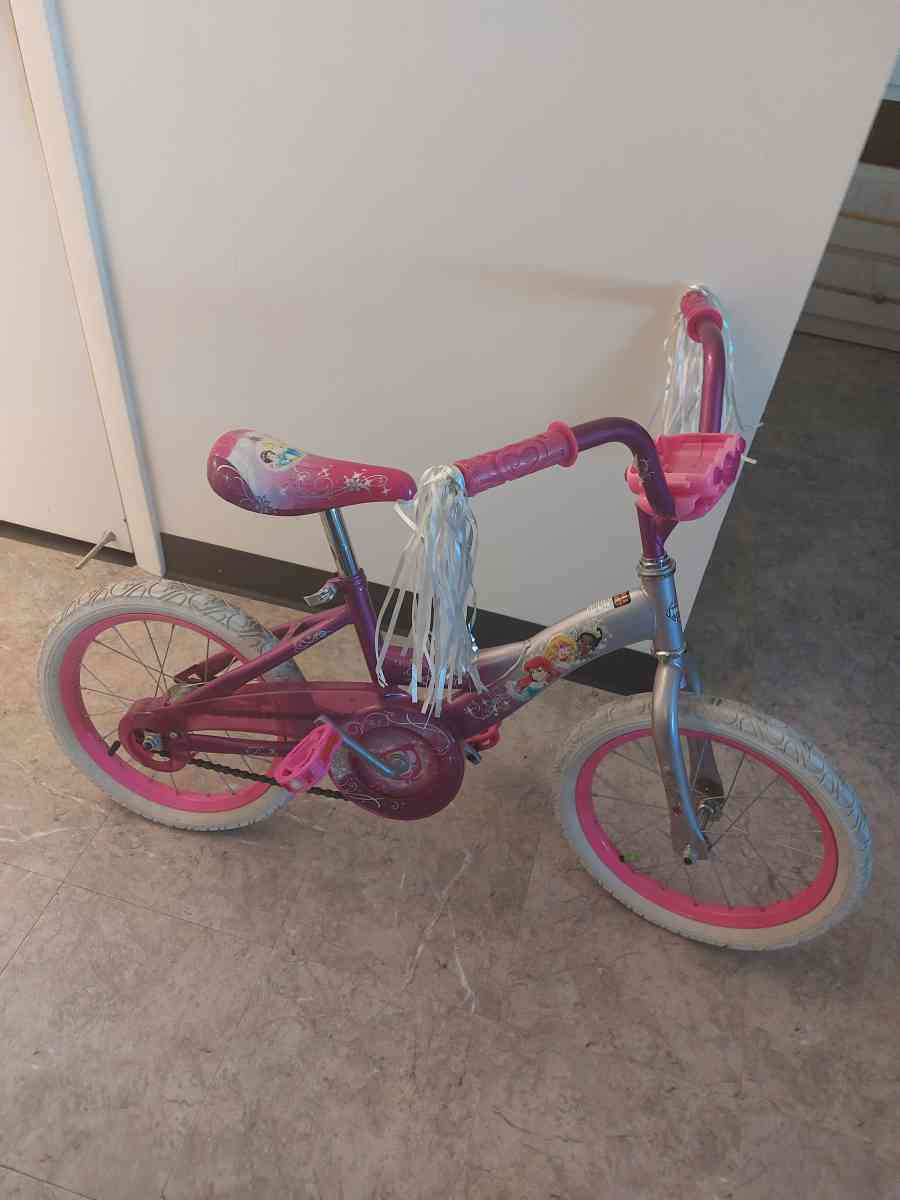 2 bicicletas y 2 cascos para ninas  2 bikes  helmets for gir - Miami, Florida