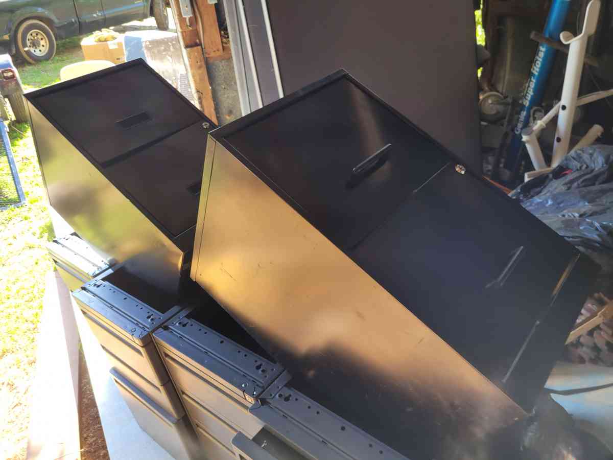 cubicles and file cabinets - Villa Rica, Georgia - FleaMarketBay