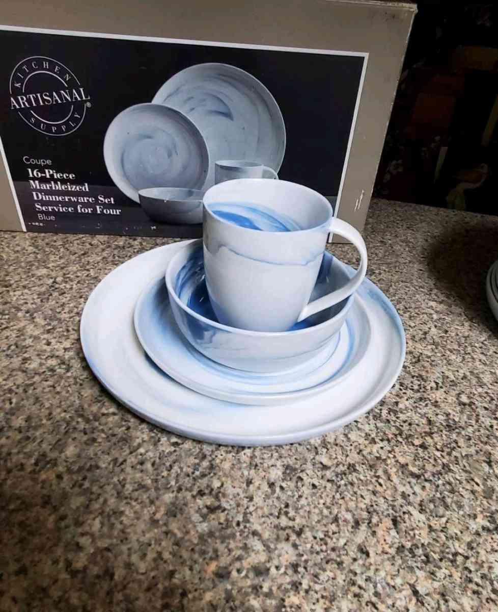 Artisanal Coupe 16 Piece Marbleized Dinnerware - Pensacola, Florida