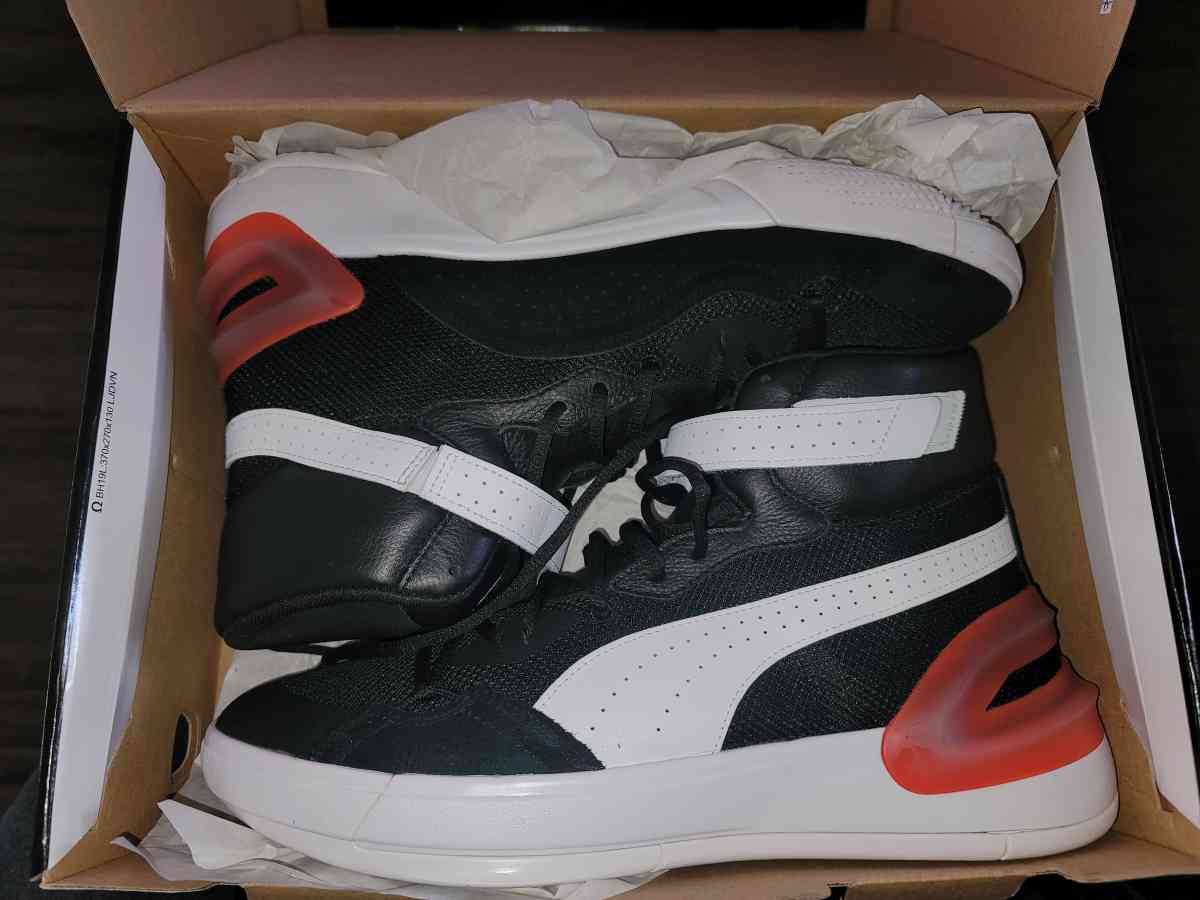 PUMA Sky Modern Sneakers - North Hills, California - FleaMarketBay