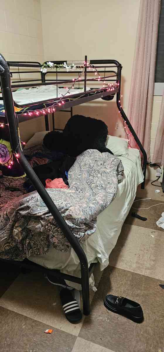 BUNKBED - Honolulu, Hawaii - FleaMarketBay