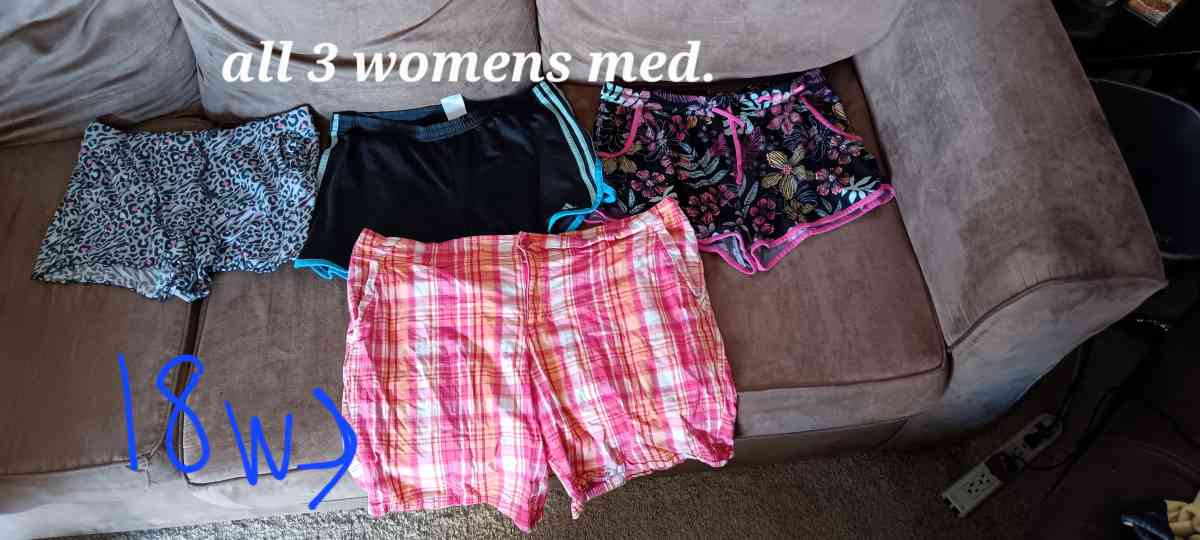 womens shorts and one pair of womens pants and two mens - Lexington, Tennessee