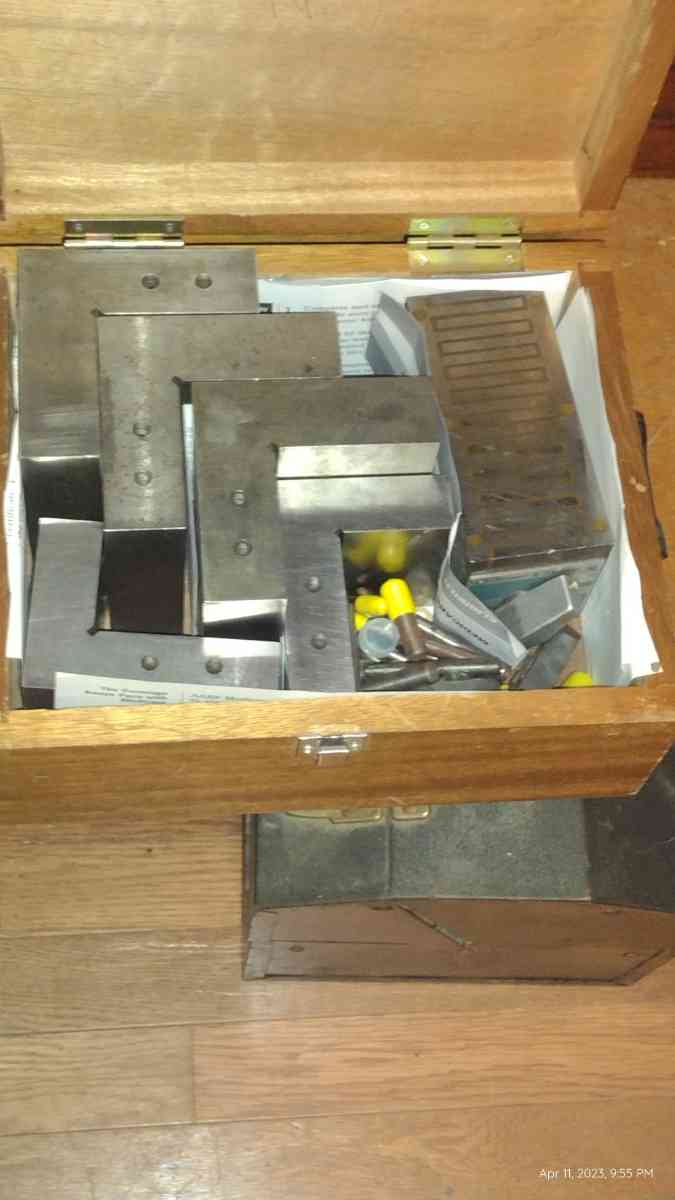 an assortment of tools - Birch Run, Michigan - FleaMarketBay