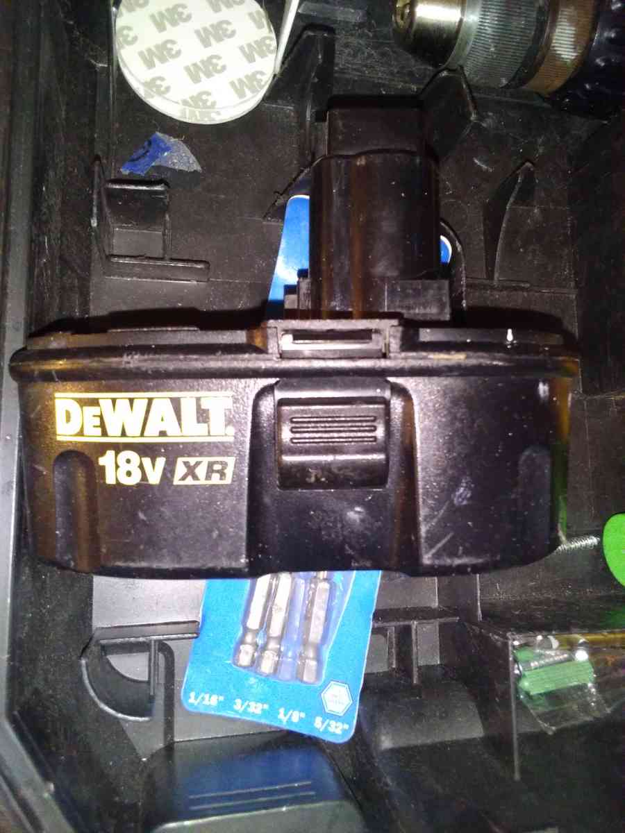 DeWalt hand drill with battery and charger