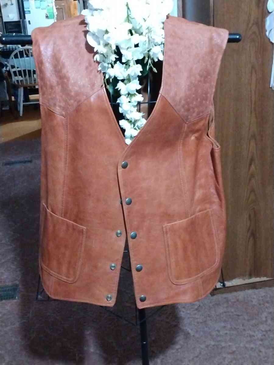 HIS AND HERS LEATHER VEST AND JACKET SET - Belen, New Mexico - FleaMarketBay